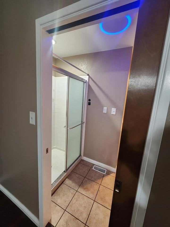 437 Pickwood Ln - Photo 7 of 14