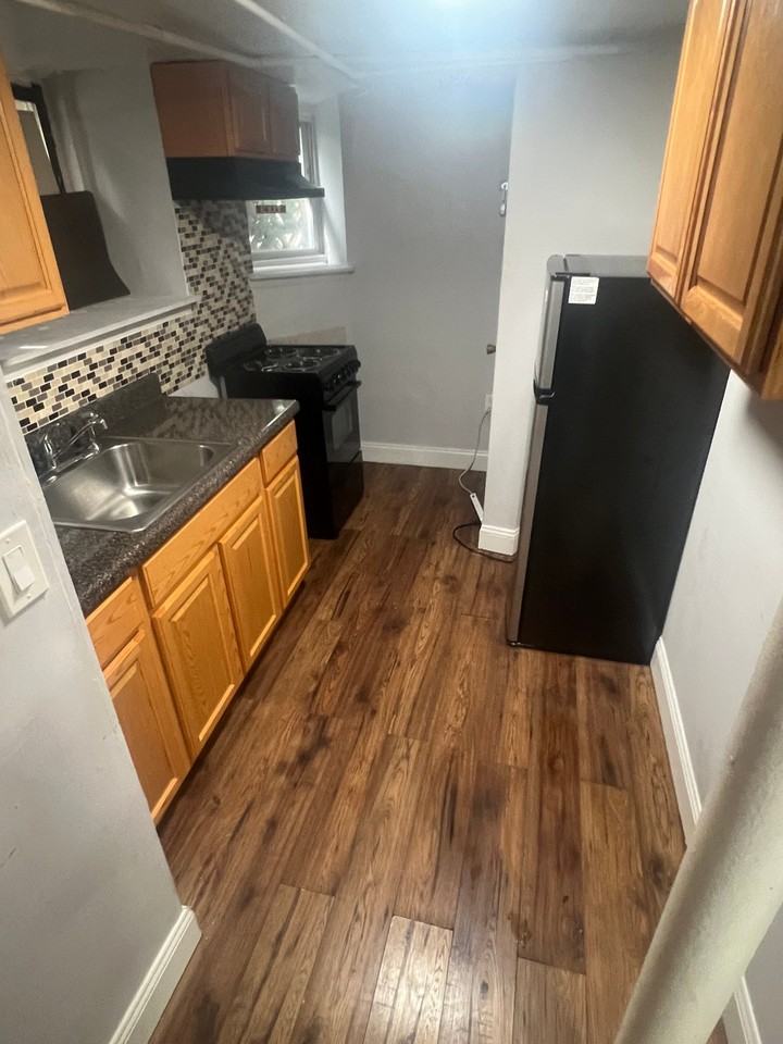 33 Pearl St - Photo 2 of 7