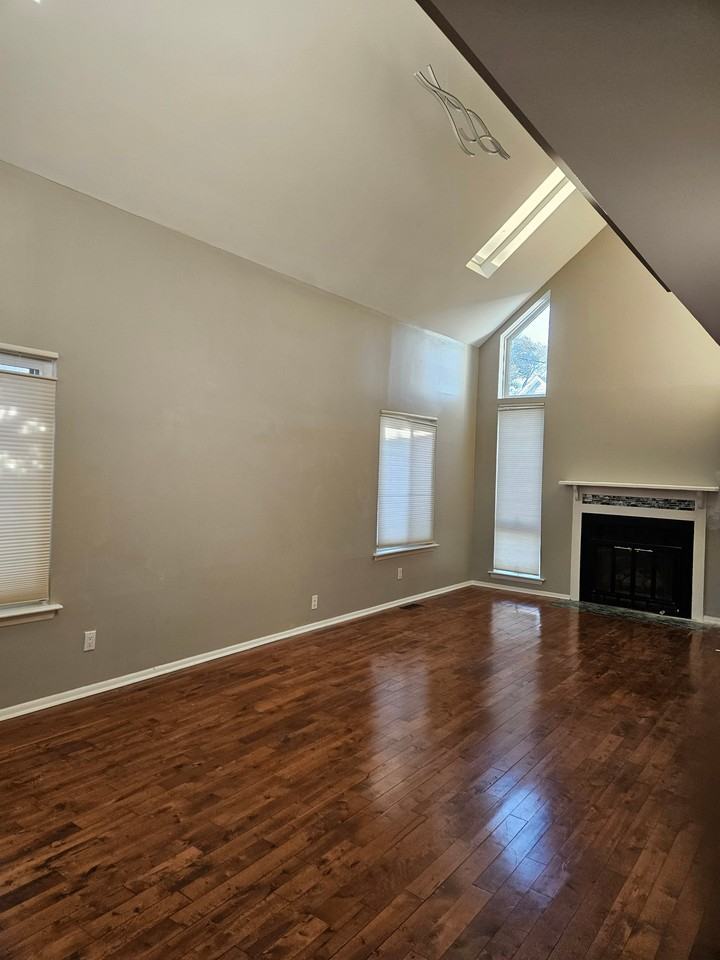 416 Pinewood Dr - Photo 3 of 19