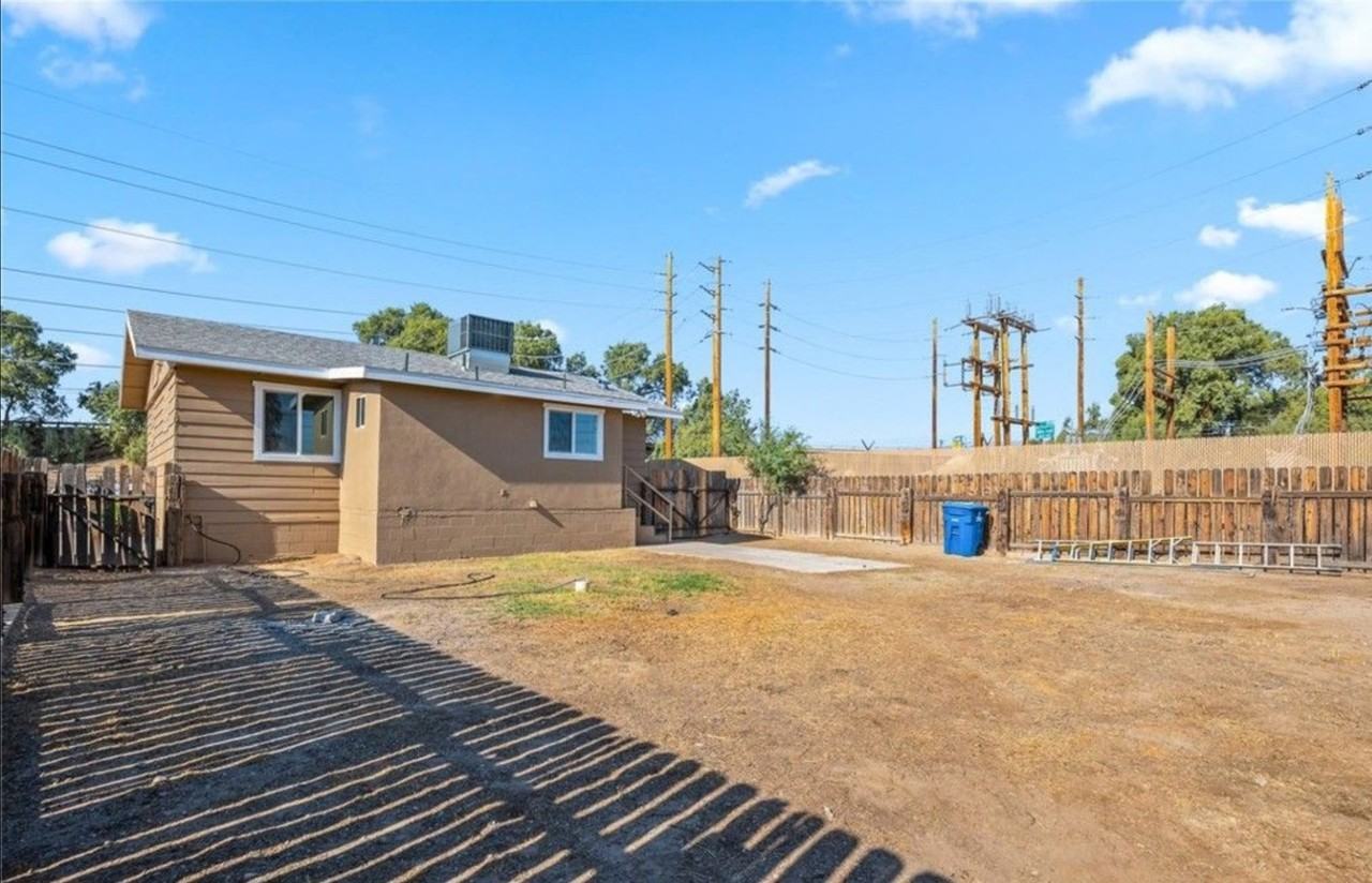804 Vine St - Photo 2 of 9