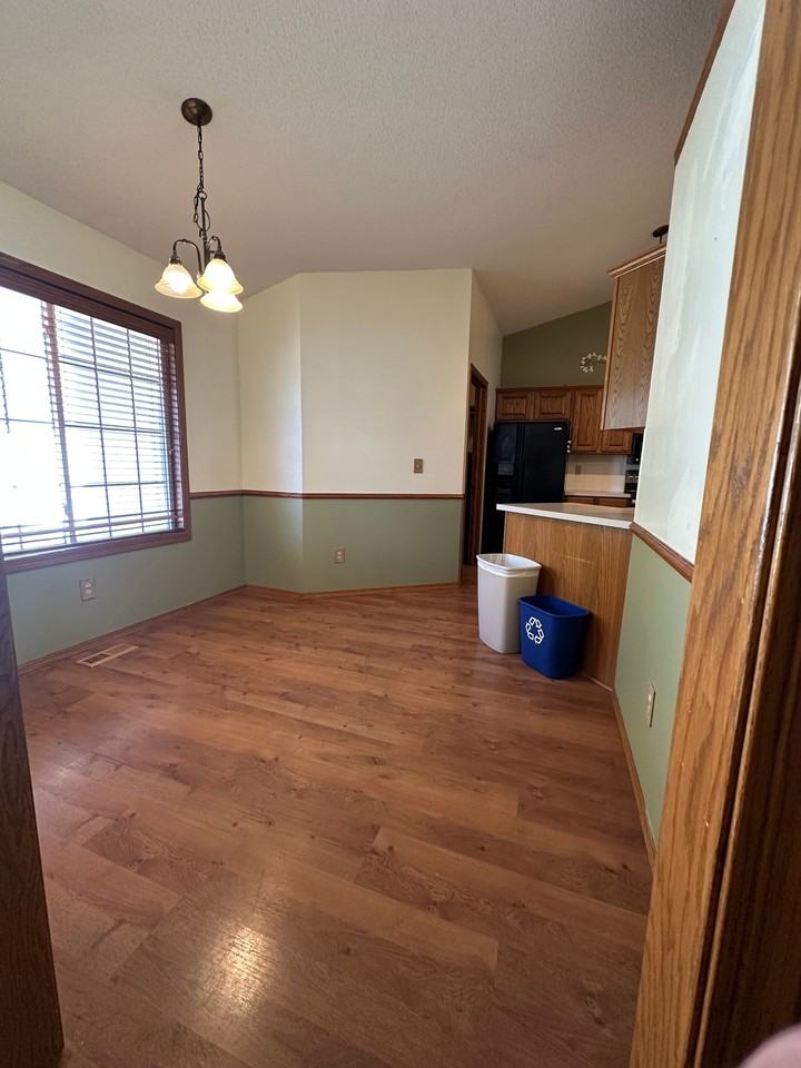4872 Farmstead St - Photo 2 of 20