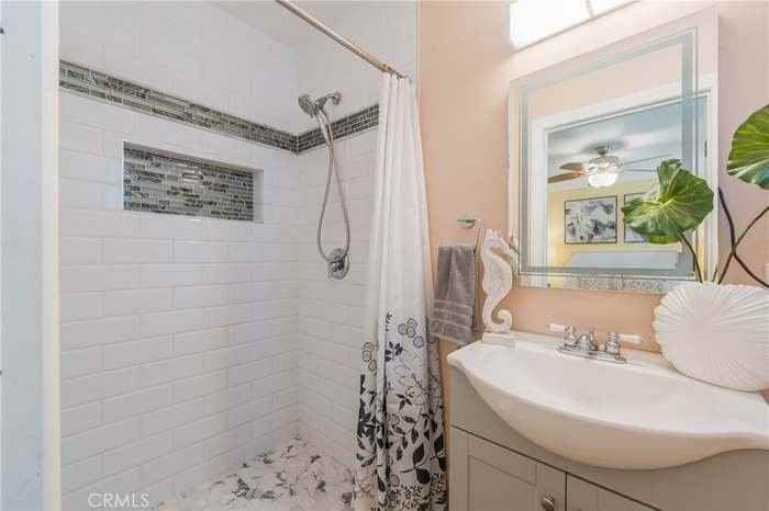 7211 Grandoaks Dr - Photo 2 of 18