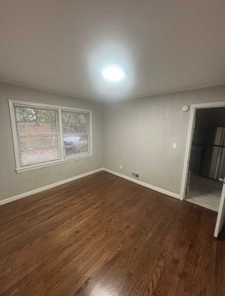 253 Glynn Dr - Photo 4 of 15
