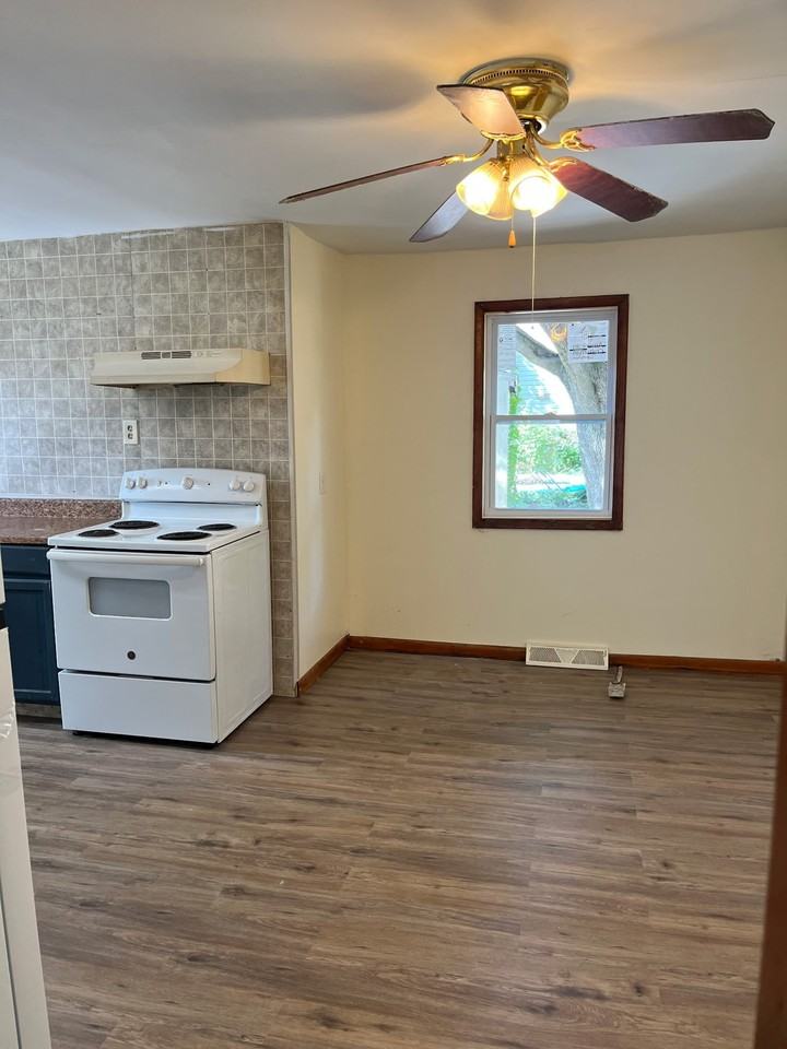 78 3rd St #1 - Photo 3 of 11