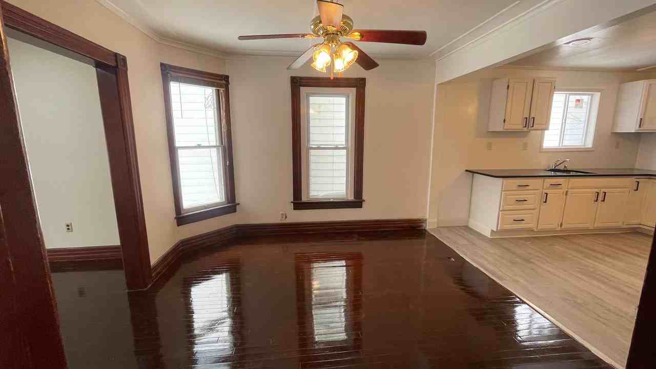 517 Floyd Ave #1 - Photo 2 of 12