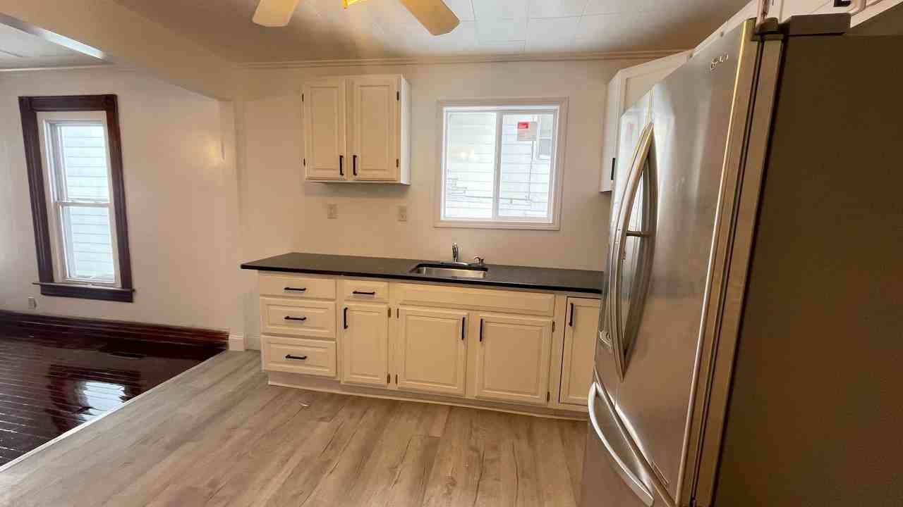 517 Floyd Ave #1 - Photo 6 of 12
