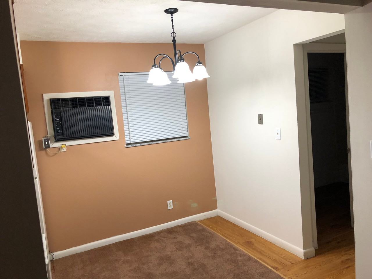 321 5th Ave - Photo 4 of 11