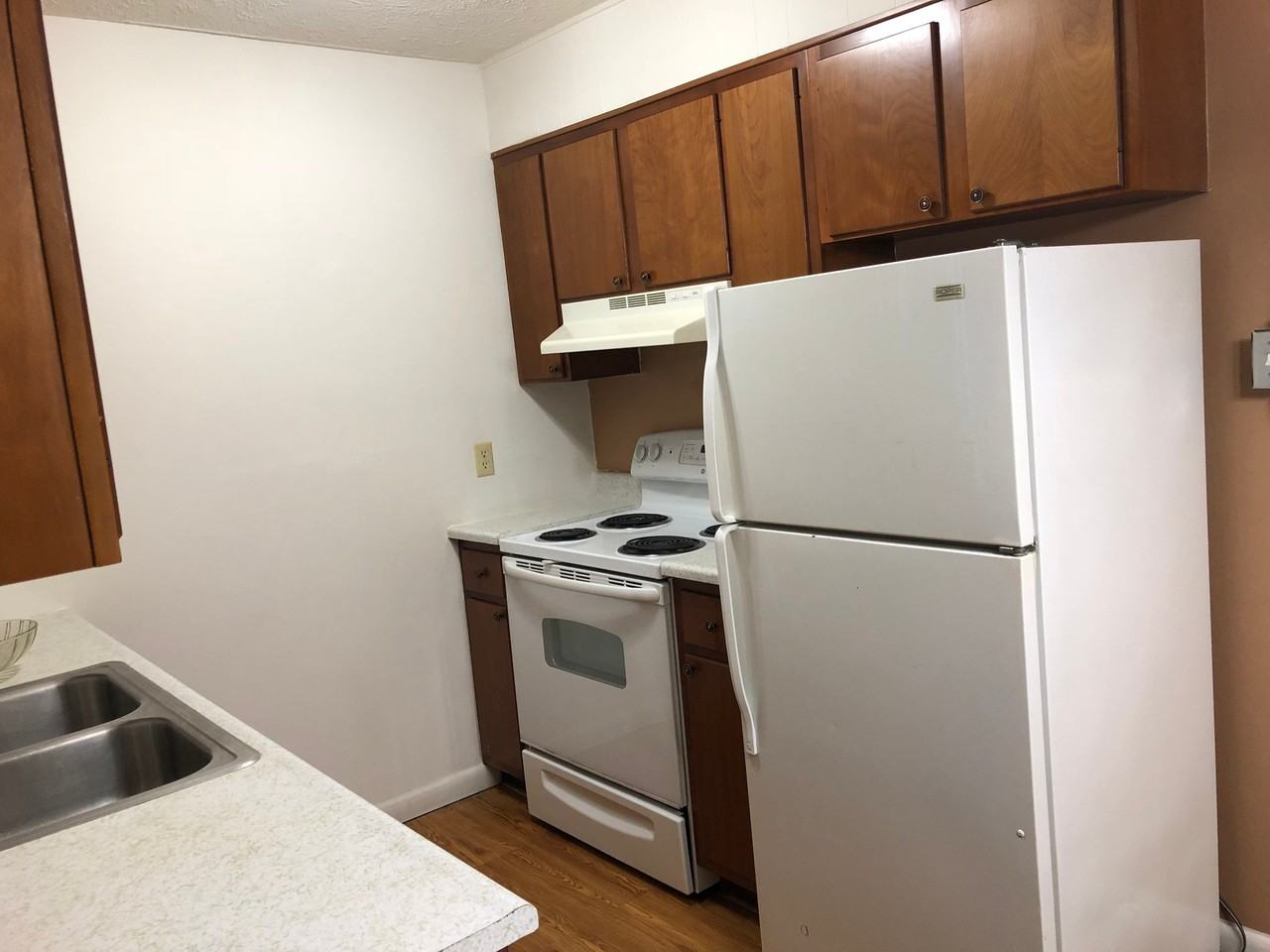 321 5th Ave - Photo 5 of 11