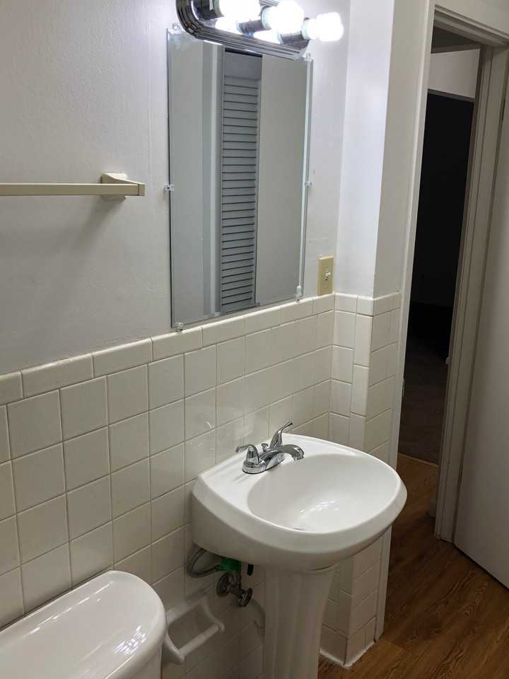 321 5th Ave - Photo 6 of 11