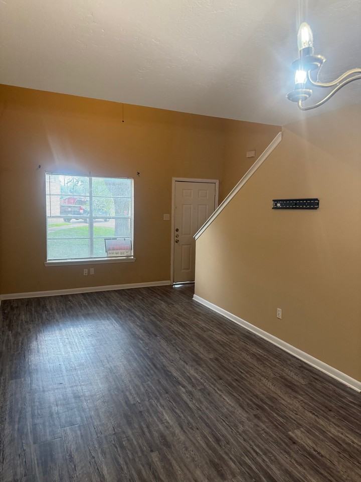 402 Summer Ct #2A - Photo 4 of 19
