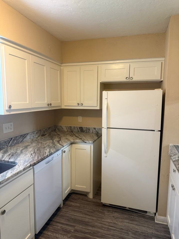 402 Summer Ct #2A - Photo 7 of 19