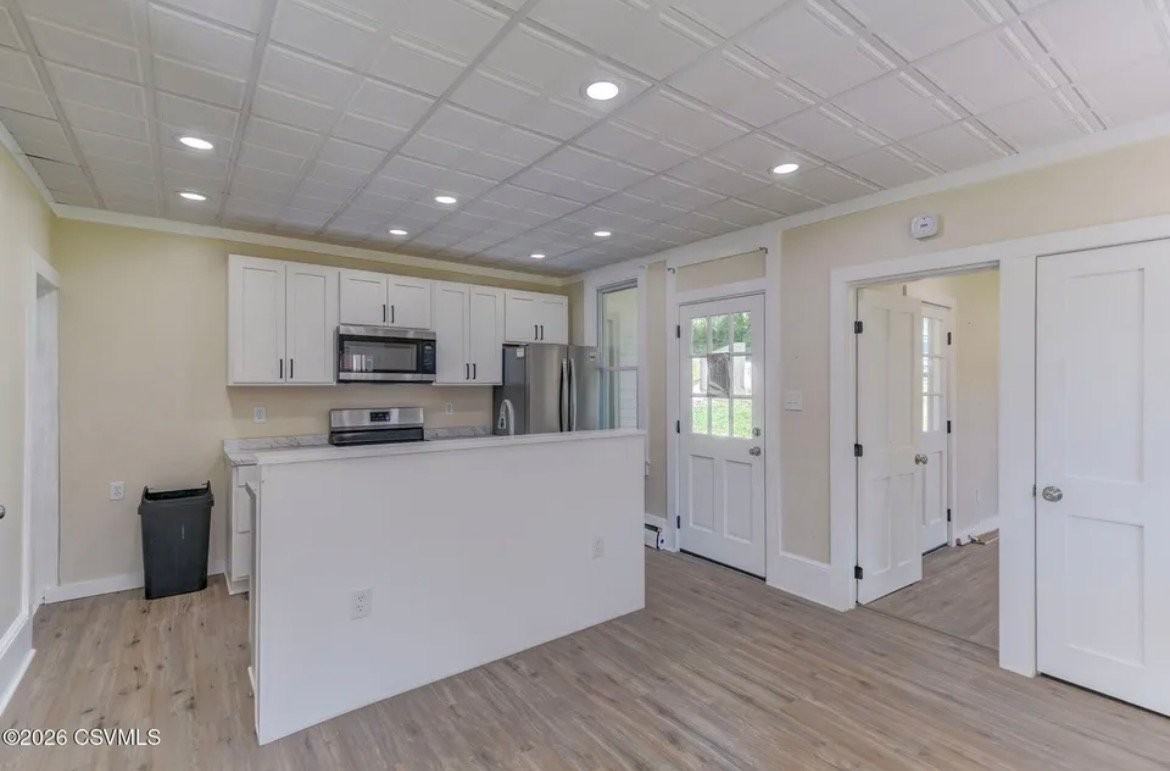 404 Main St #404 - Photo 3 of 14
