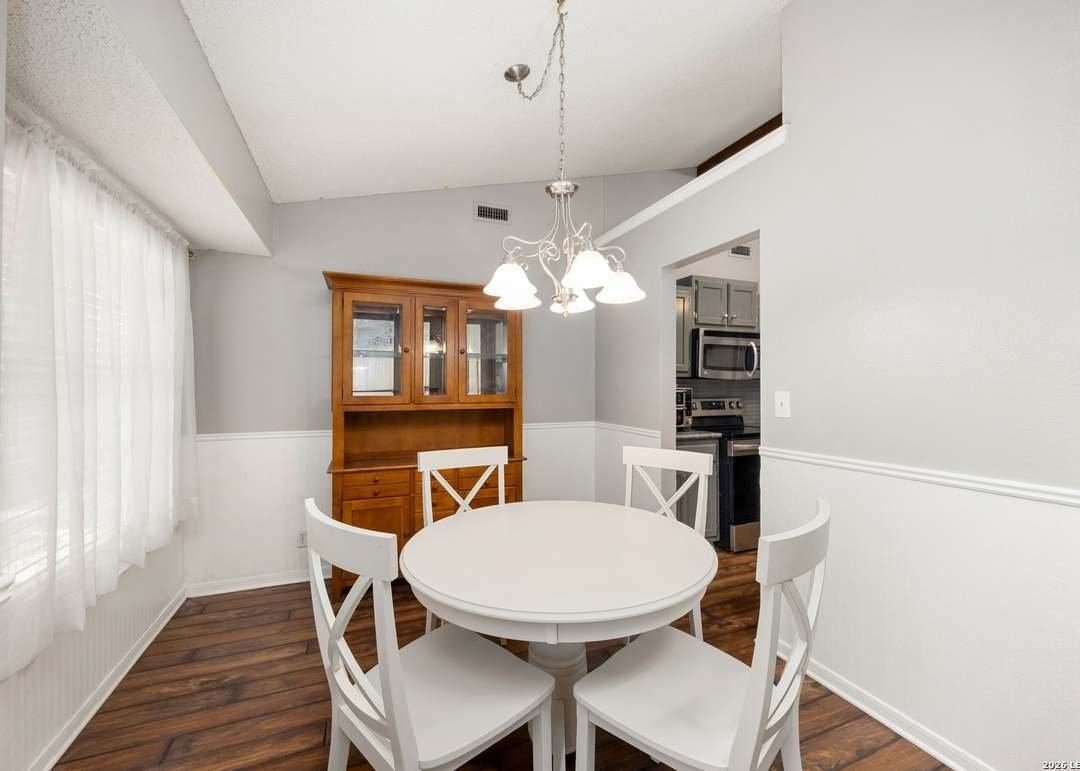 8923 Peaceful Grv - Photo 5 of 16