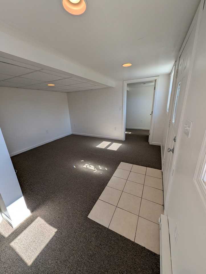 140 E Pike St #2 - Photo 2 of 7