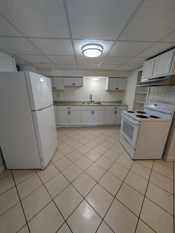 140 E Pike St #2 - Photo 4 of 7