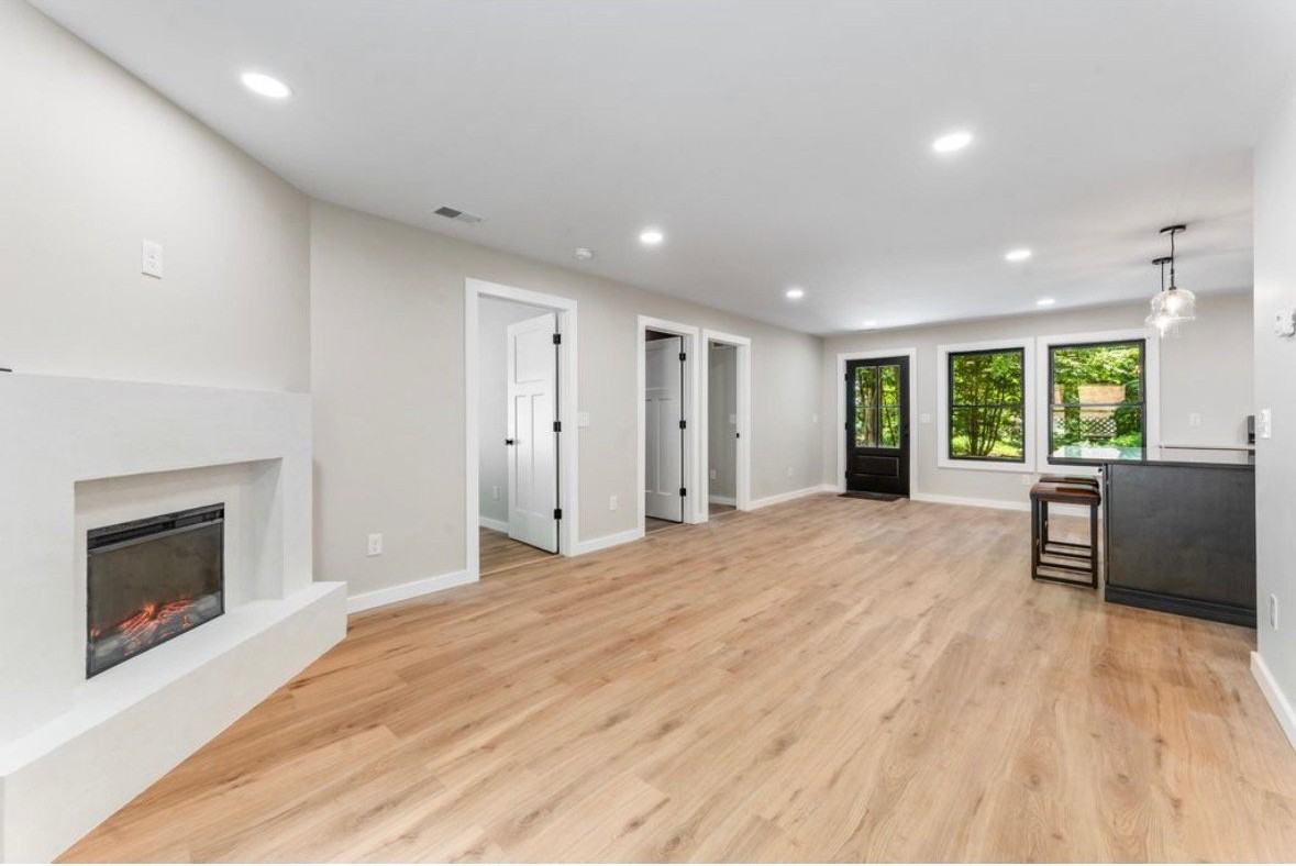 19071 Joslin Cir - Photo 4 of 10