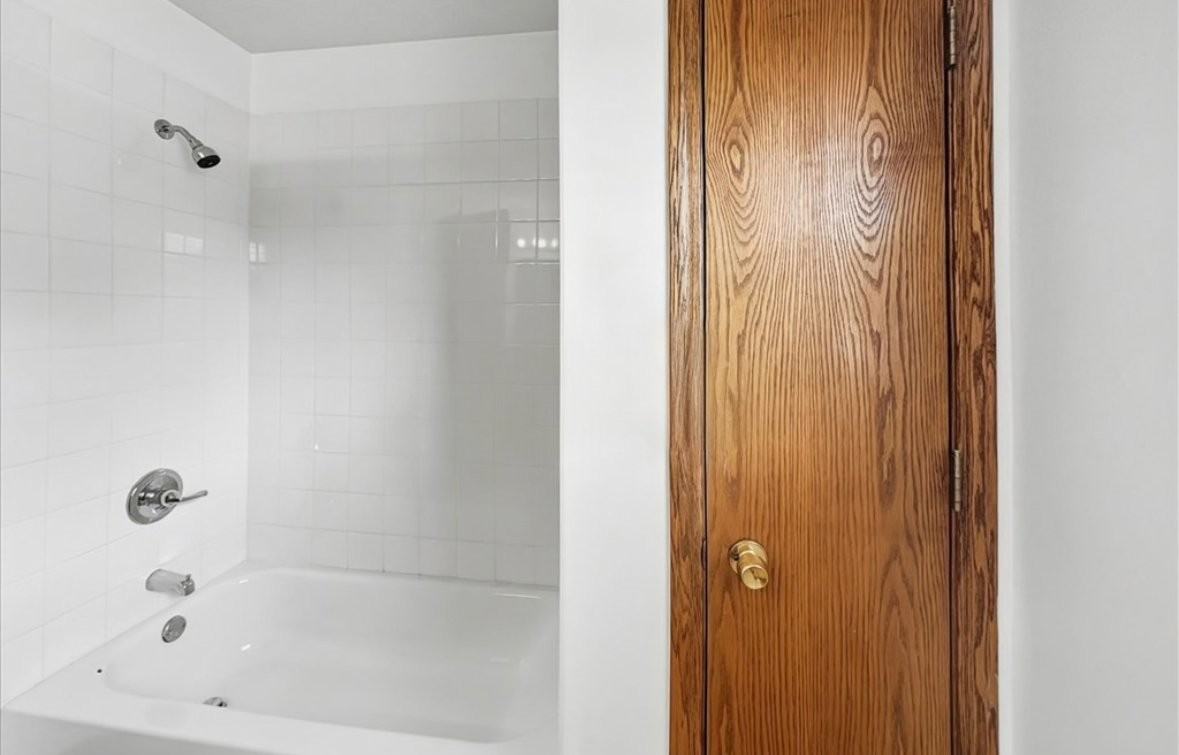 2201 Graystone Dr - Photo 4 of 12