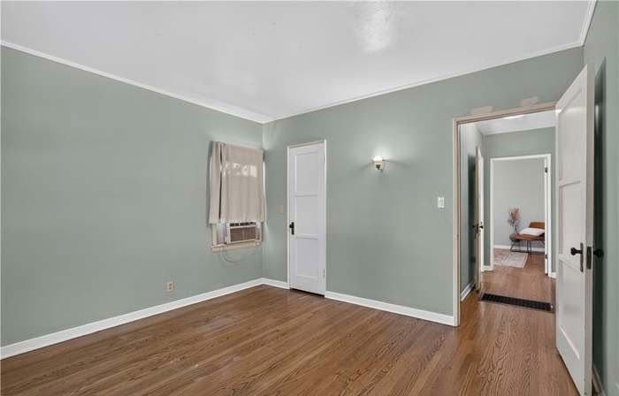 590 Prescott St - Photo 7 of 12