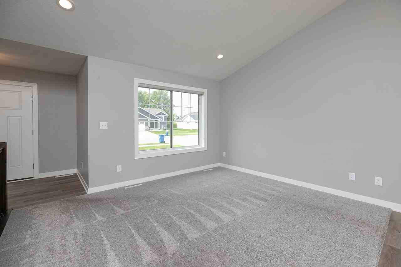 552 Verwood Ln Ne - Photo 3 of 17