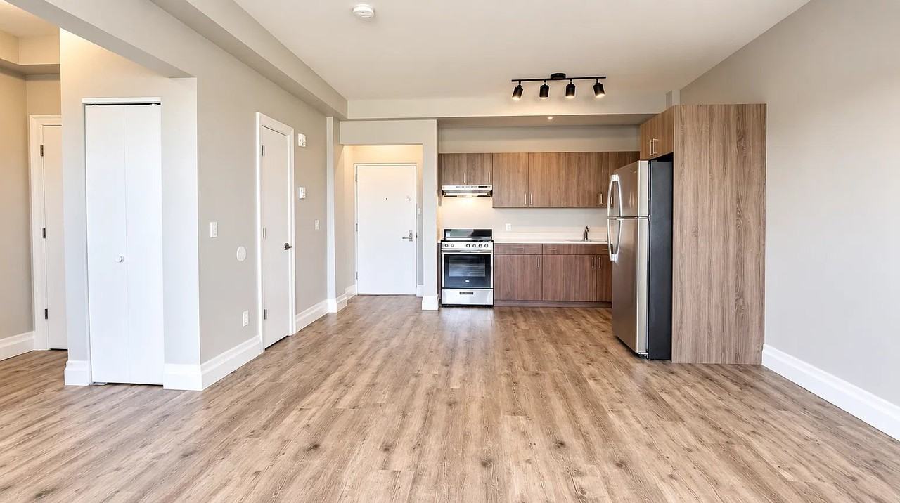 104 N Grove St #710 - Photo 2 of 8