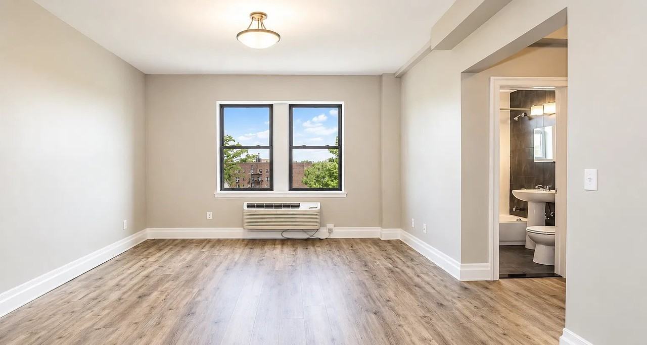 104 N Grove St #710 - Photo 5 of 8