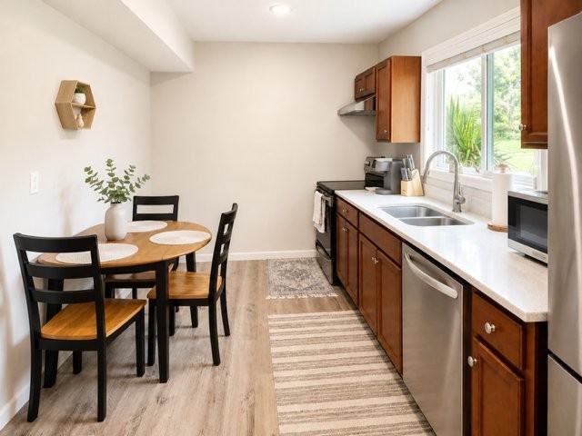 1929 Muscatine Ave - Photo 5 of 7