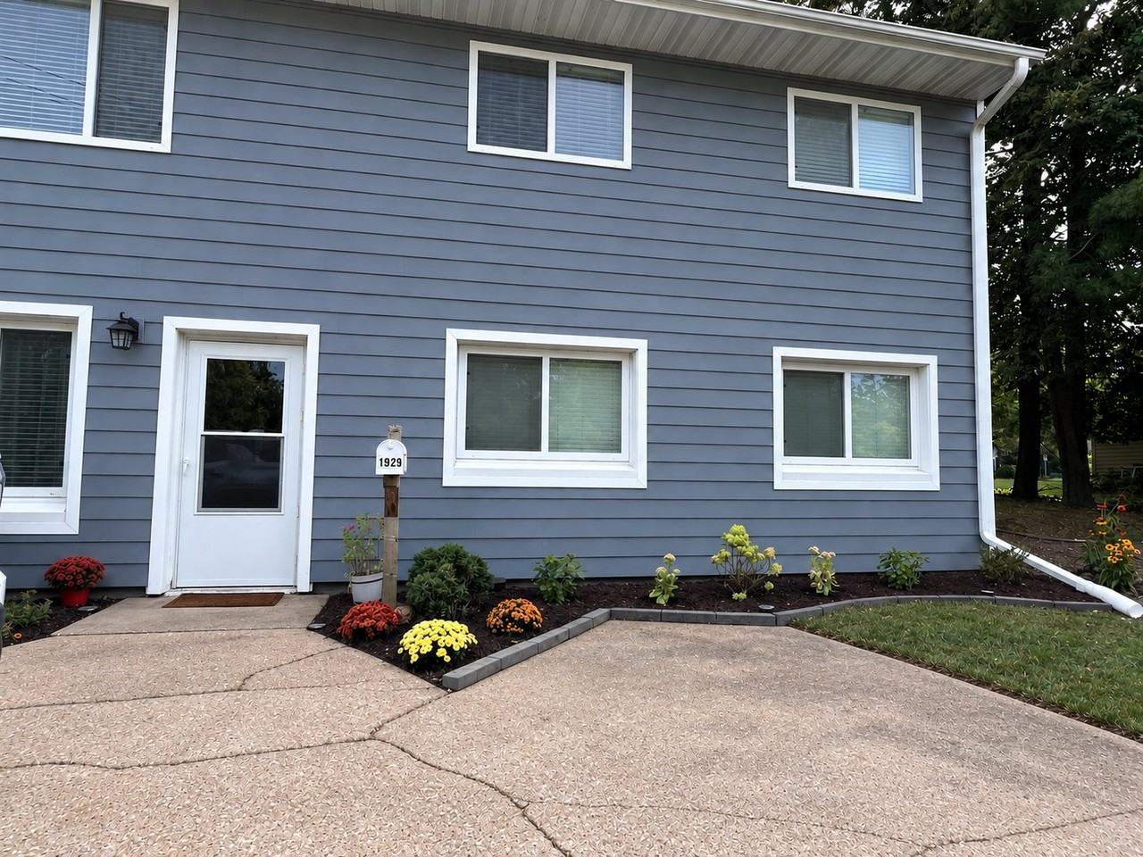 1929 Muscatine Ave - Photo 7 of 7