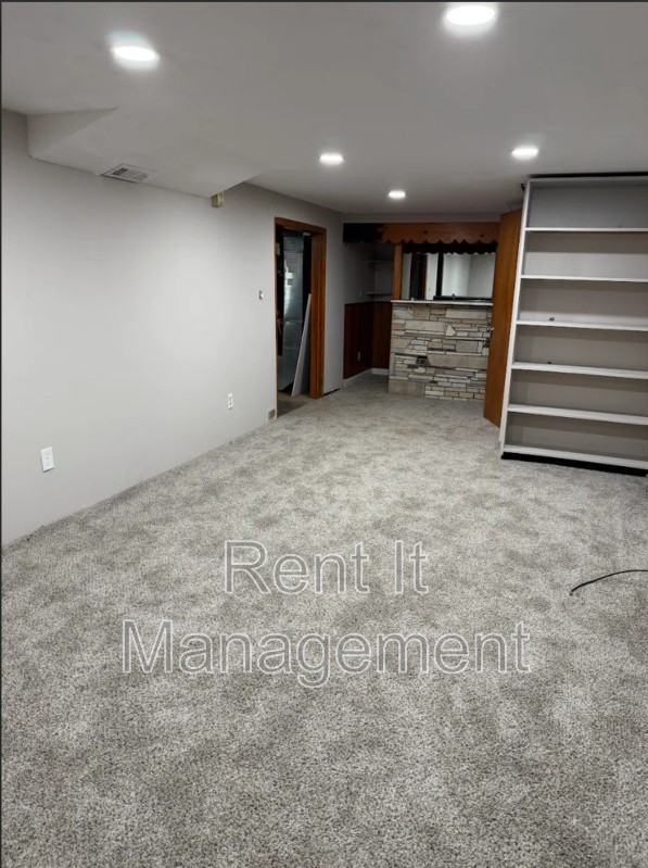 5348 N 47th Ave - Photo 2 of 19