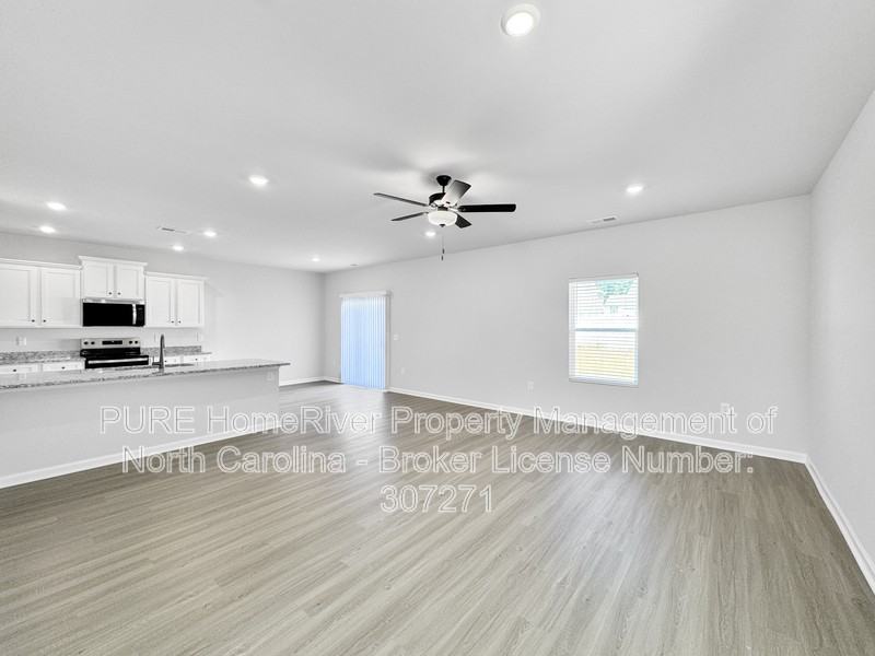 3328 Burberry Dr - Photo 3 of 18