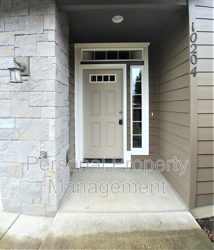 10204 Ne 102nd Ave - Photo 2 of 25
