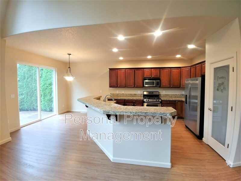 10204 Ne 102nd Ave - Photo 6 of 25