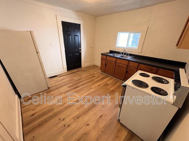 1233 Wall St - Photo 4 of 7