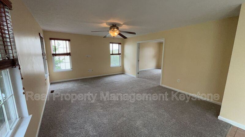 1907 Colonial Dr - Photo 5 of 32