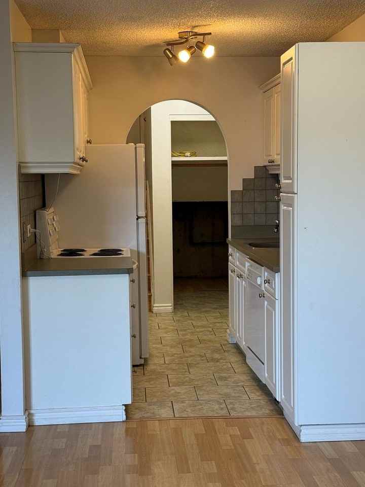 2204 - 2204 Paliswood Road Southwest - Photo 7 of 25