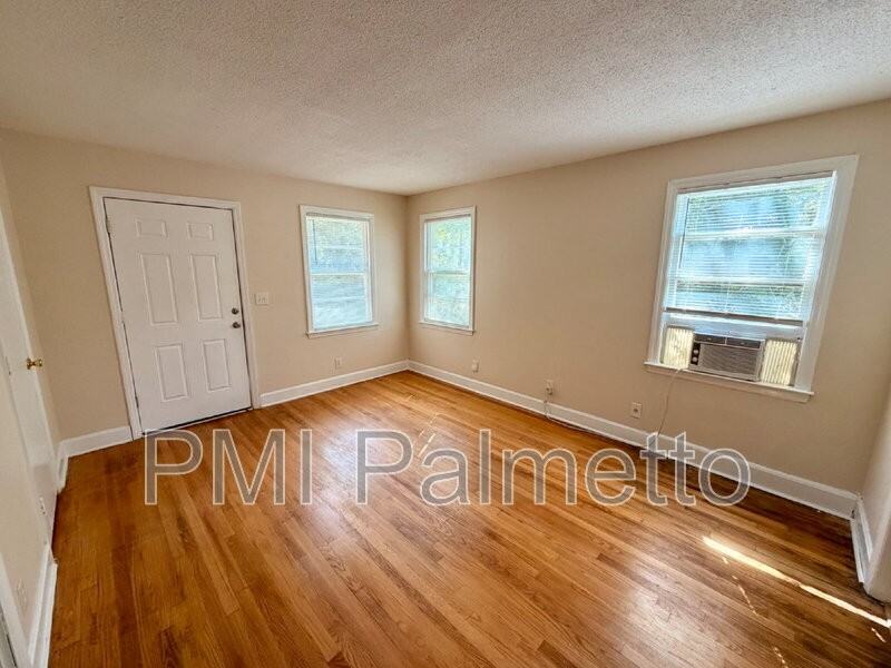 3209 Wilmot Ave #1A - Photo 4 of 12