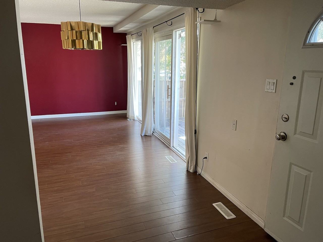10551 84 St Nw - Photo 3 of 37