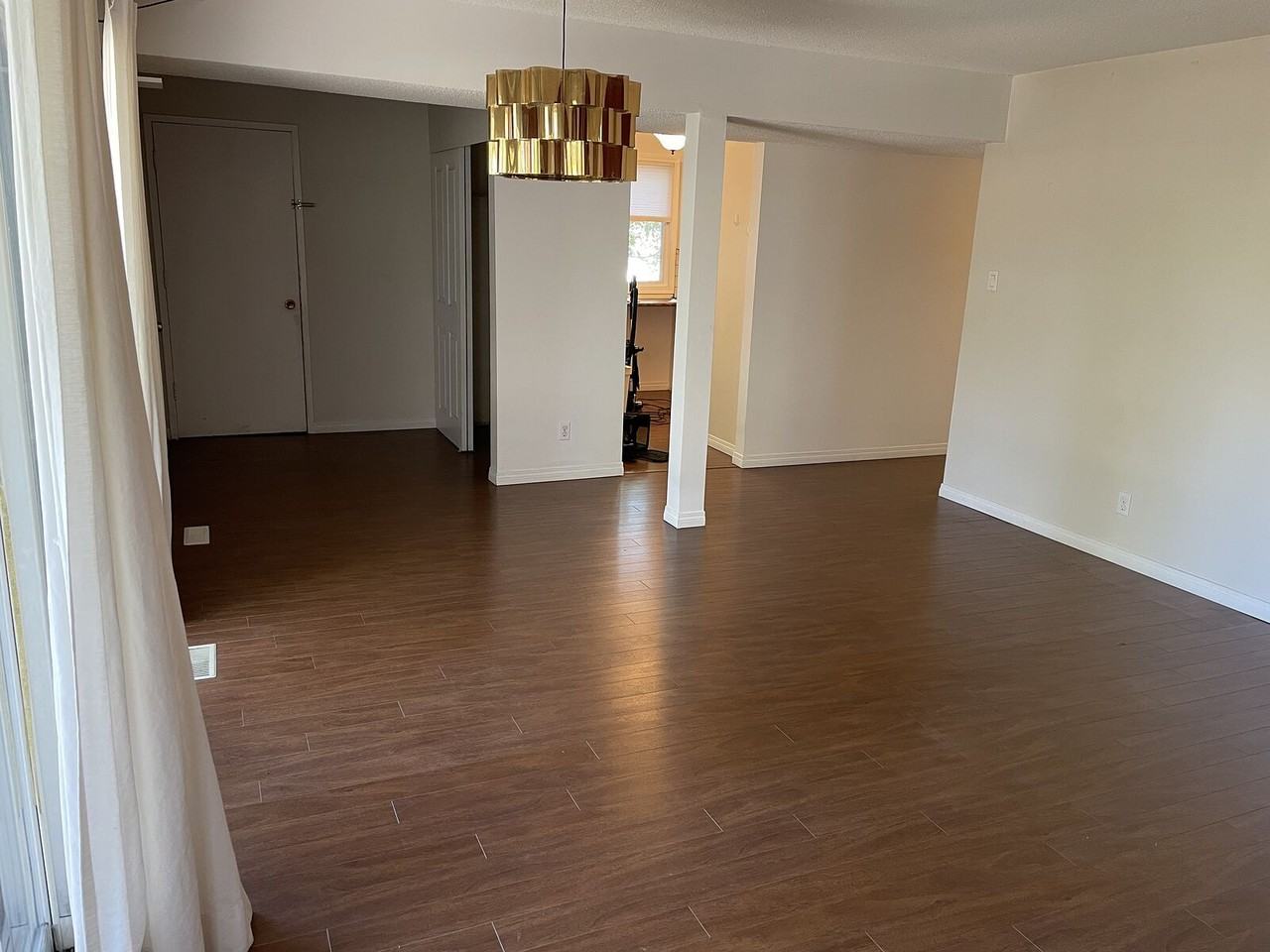 10551 84 St Nw - Photo 4 of 37