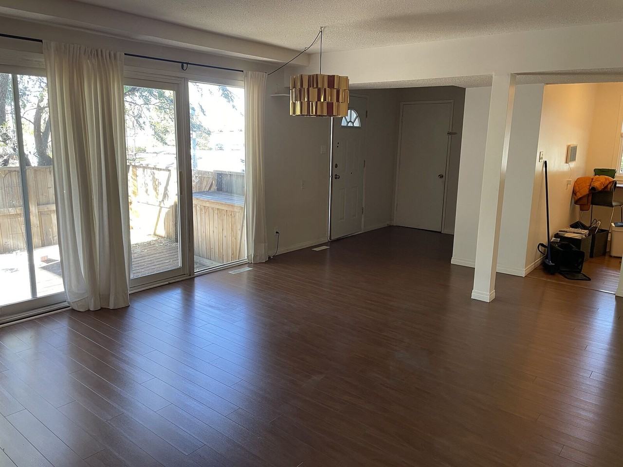 10551 84 St Nw - Photo 5 of 37