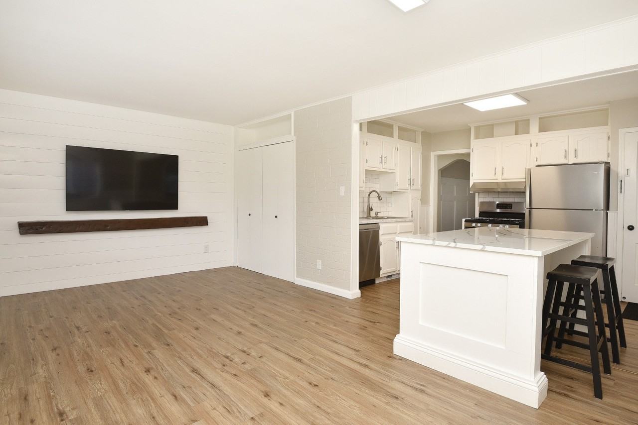 2943 Horton St #NA - Photo 4 of 33