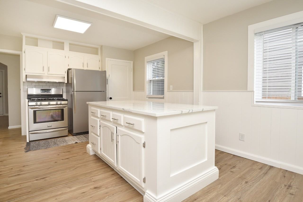 2943 Horton St #NA - Photo 5 of 33