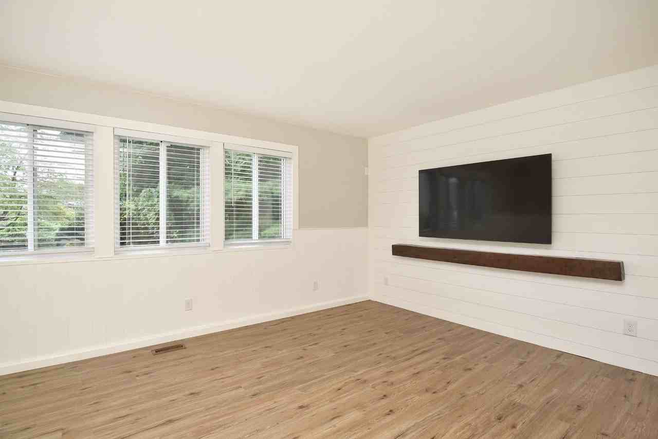 2943 Horton St #NA - Photo 7 of 33