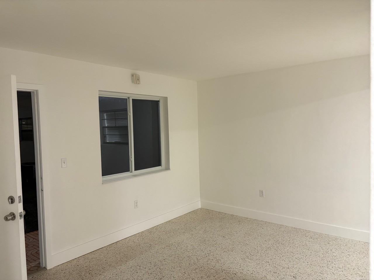 3301 Sw 9th St #16 - Photo 5 of 25