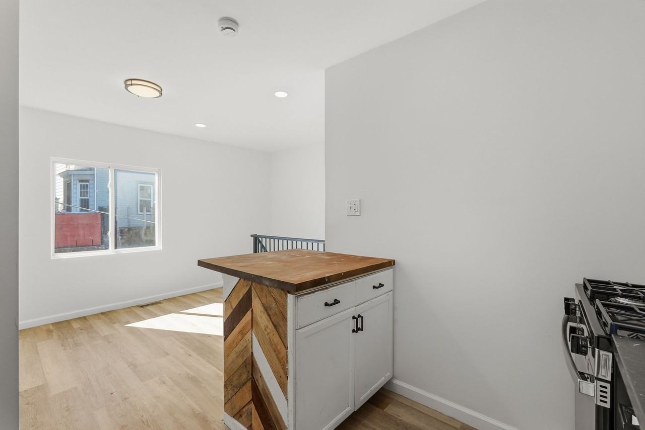 11 Maytide St #3 - Photo 7 of 23