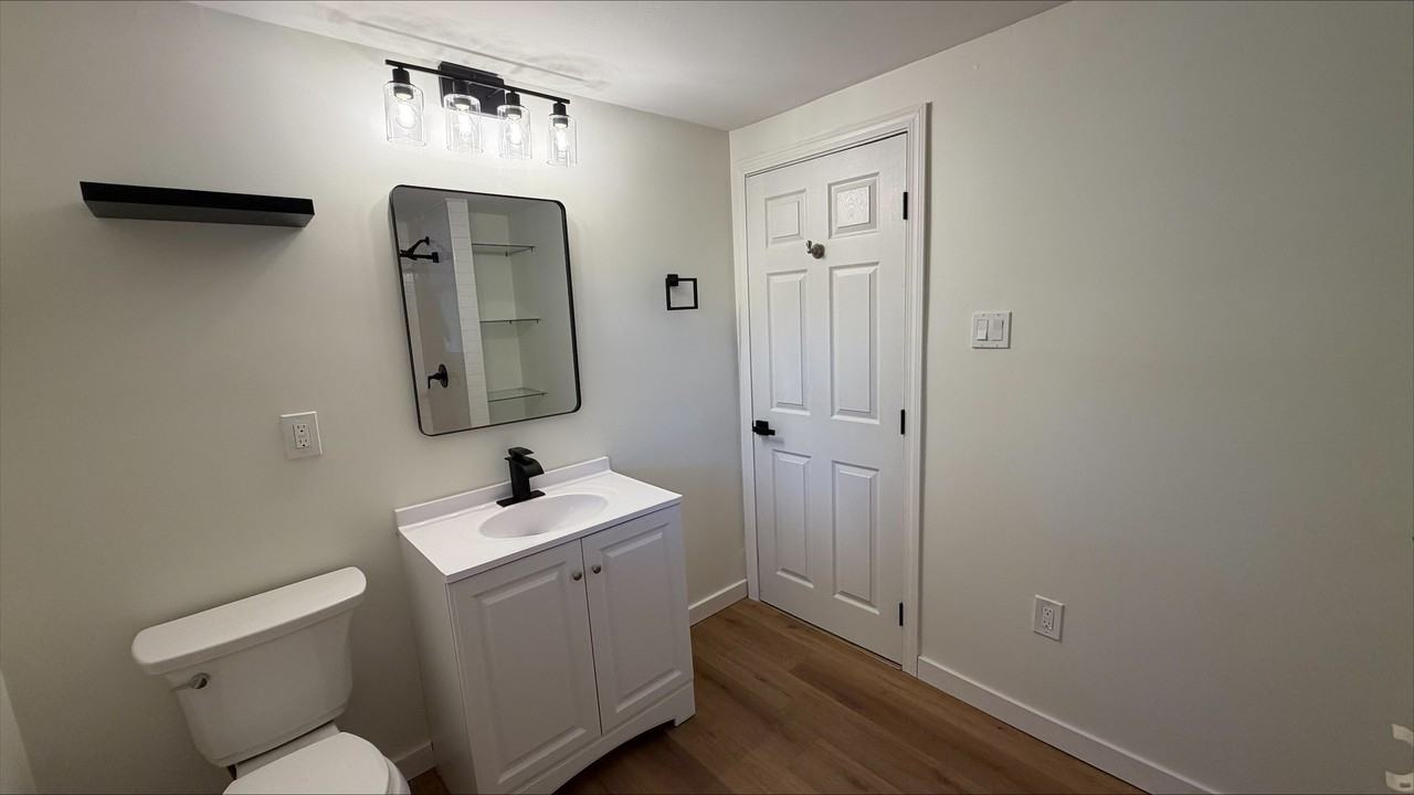 104 Greenwood St #1 - Photo 3 of 9