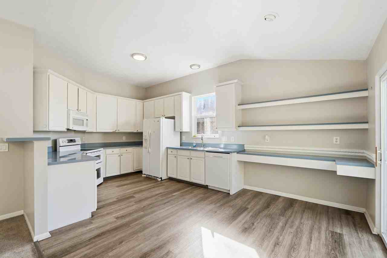 2216 Woodacre Dr #NA - Photo 3 of 20