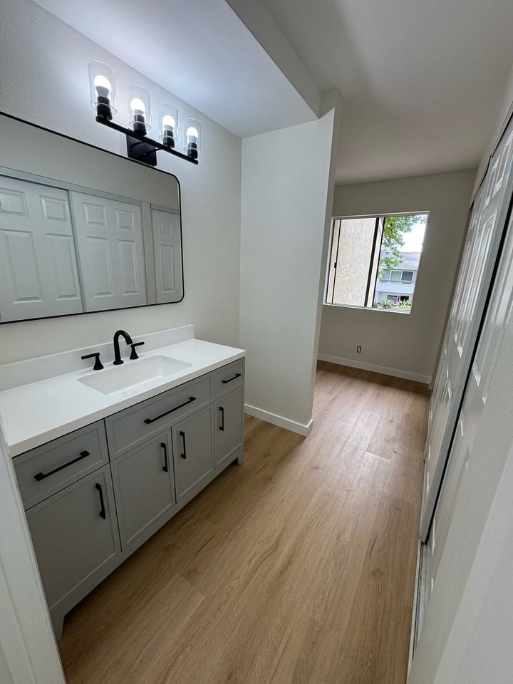 Rosewood St - Photo 7 of 17