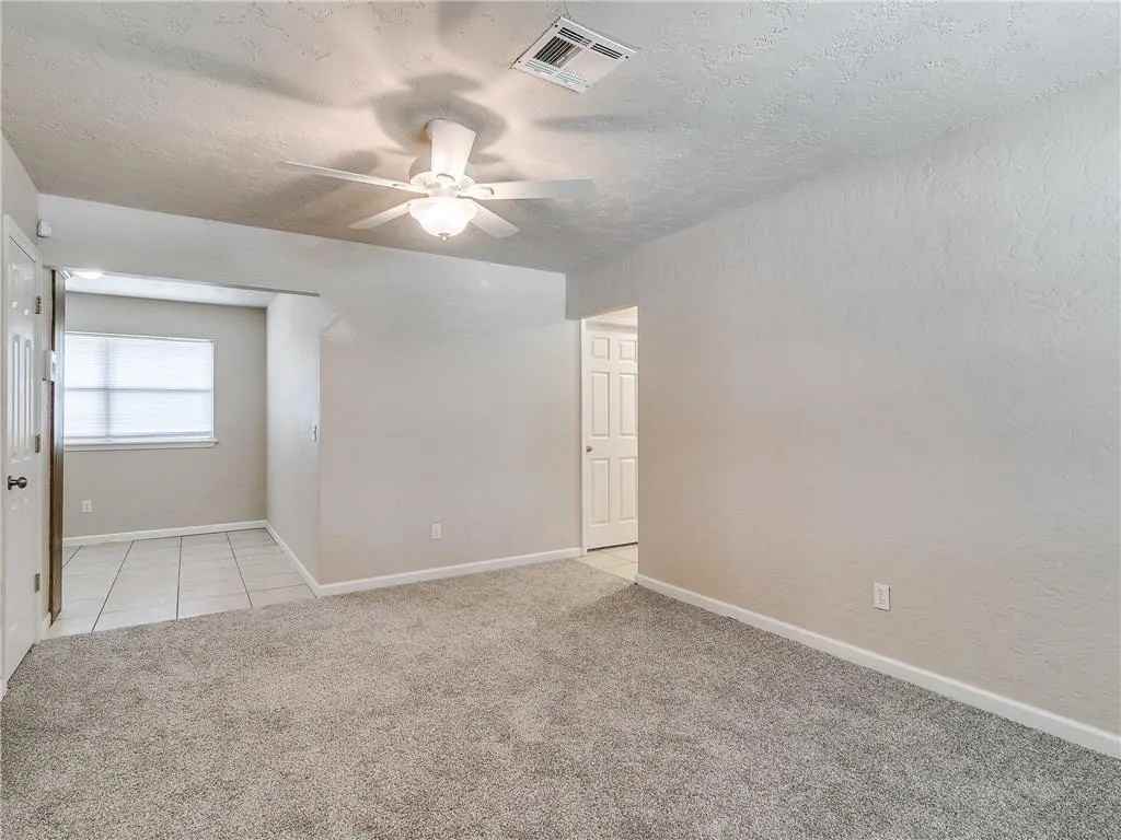 1149 Se 23rd St #NA - Photo 4 of 11