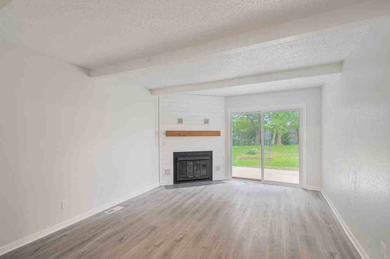 1305 La Chateau Dr #1305 - Photo 3 of 18