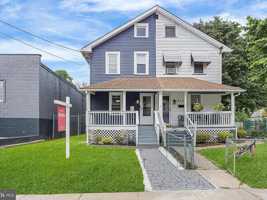 featured image of 208 Cooper St #1