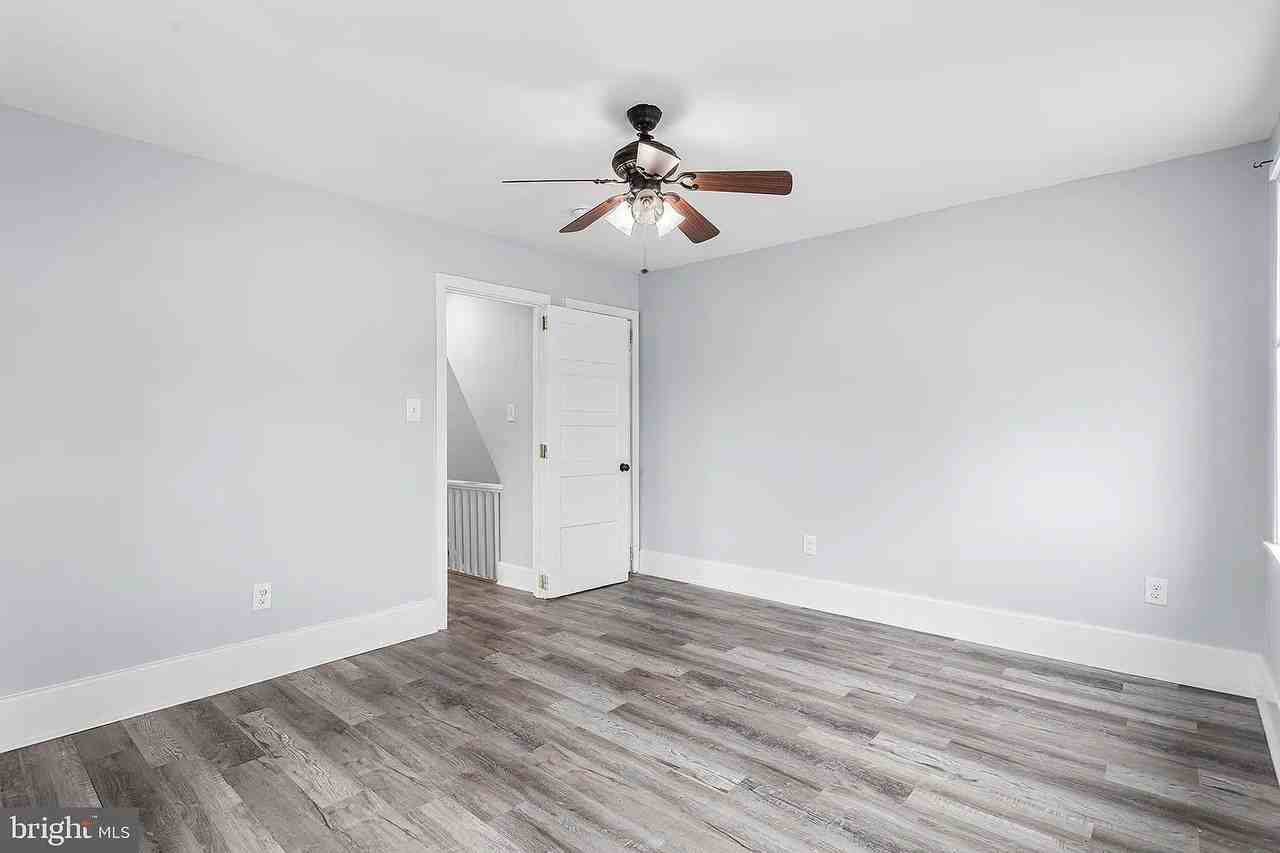208 Cooper St #1 - Photo 6 of 23